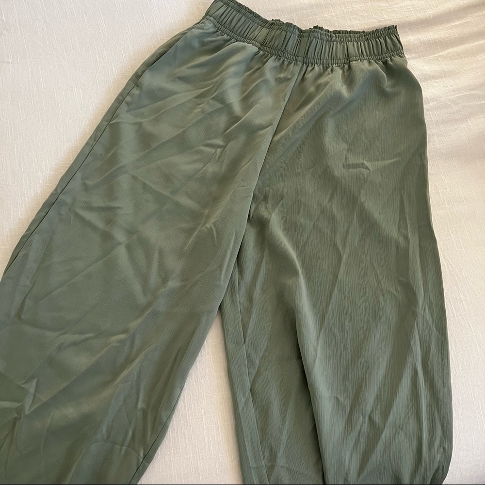 wide leg flowy pants from H&M.